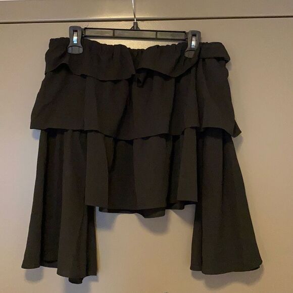 STOREE Ruffle Off the Shoulder Top - Picture 2 of 4